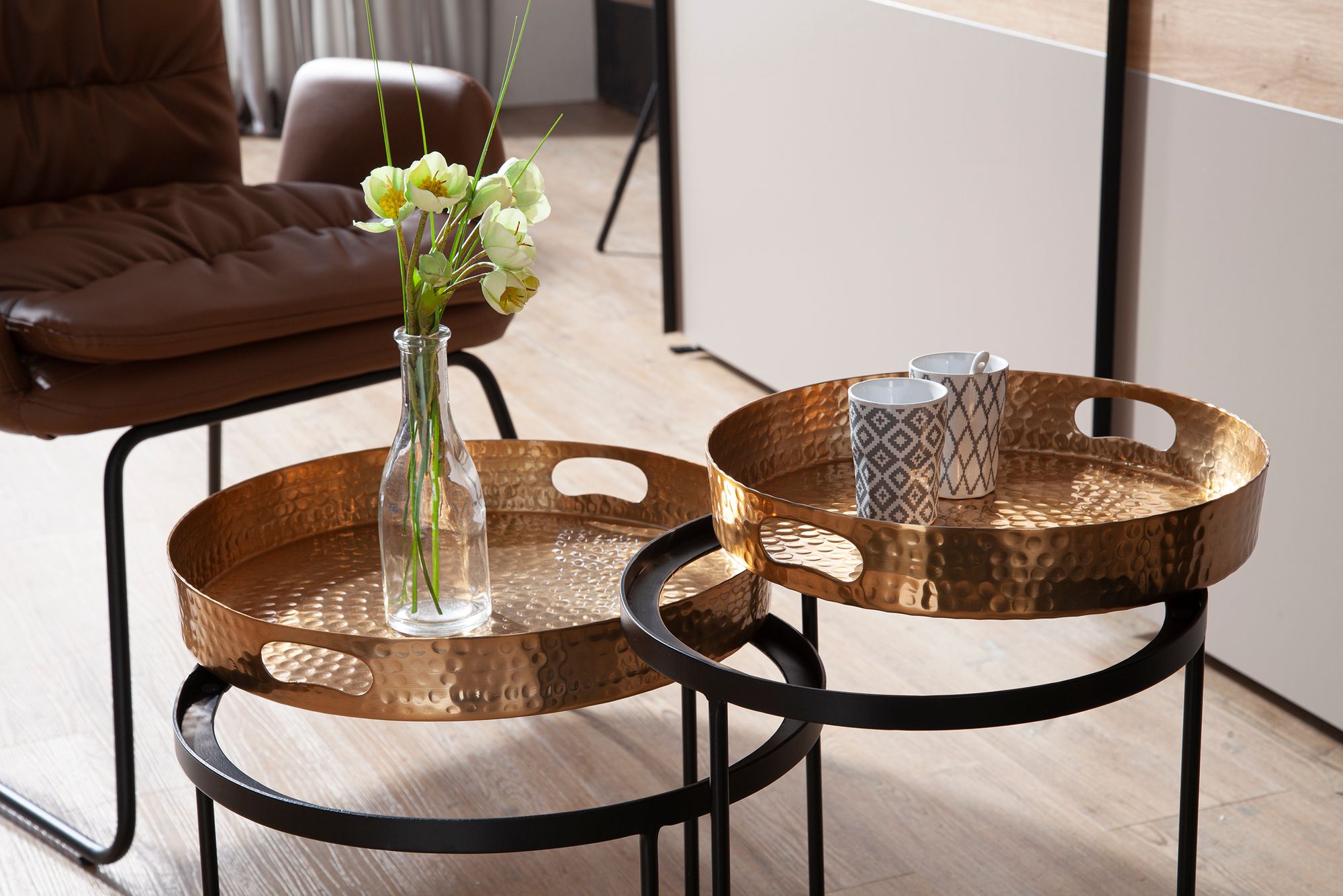 FineBuy Couchtisch 2er Set Metall Hammerschlag Satztisch Rund, Sofatisch abnehmbares Tablett, Tabletttisch Sofa 2 teilig Modern, Runder Beistelltisch | Farbe: Silber