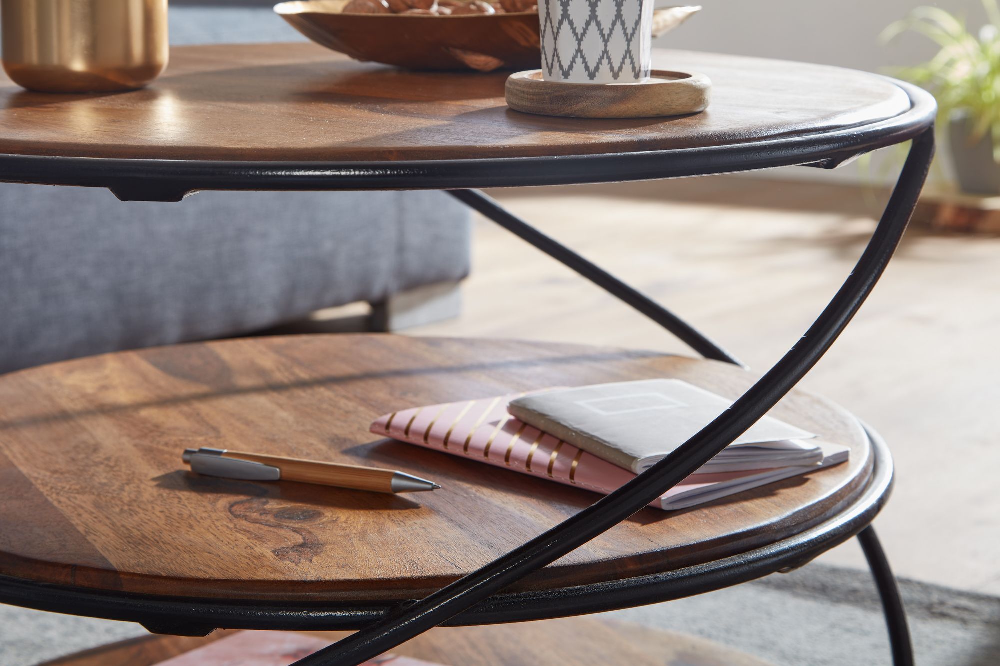 FineBuy Couchtisch 58x58x40,5 cm Sheesham Massivholz / Metall mit Stauraum, Wohnzimmertisch Kaffeetisch Massiv, Kleiner Tisch Beistelltisch Wohnzimmer Modern, Sofatisch Rund | Farbe: Braun FineBuy Couchtisch 58x58x40,5 cm Sheesham Massivholz / Metall mit Stauraum, Wohnzimmertisch Kaffeetisch Massiv, Kleiner Tisch Beistelltisch Wohnzimmer Modern, Sofatisch Rund | Farbe: Braun