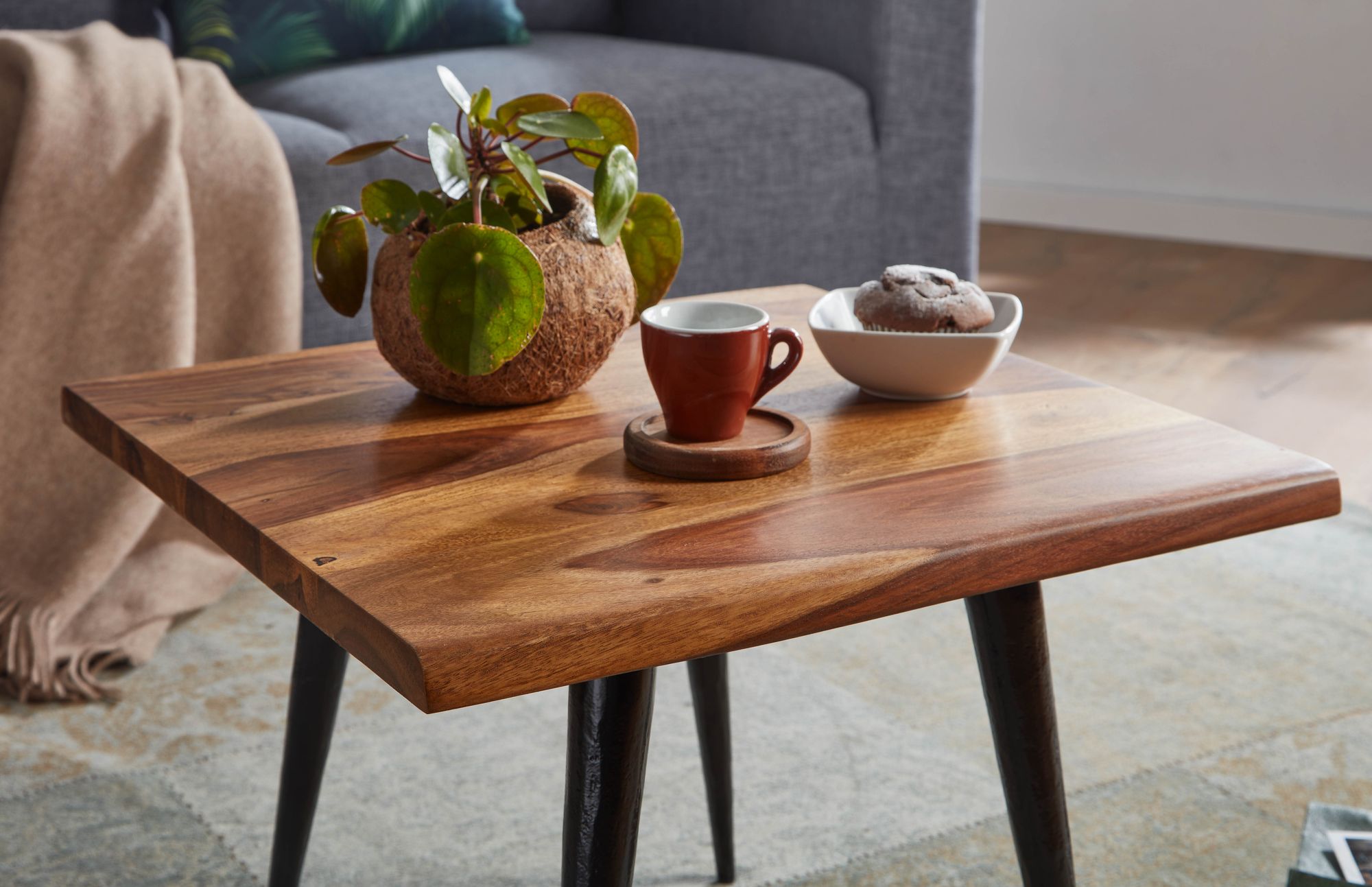 FineBuy Couchtisch Sheesham Massivholz 110 cm rechtckig · Wohnzimmertisch mit natürlicher Baumkante & Metallbeinen · Handgefertigt im Retro Design | Farbe: Braun FineBuy Couchtisch Sheesham Massivholz 110 cm rechtckig · Wohnzimmertisch mit natürlicher Baumkante & Metallbeinen · Handgefertigt im Retro Design | Farbe: Braun