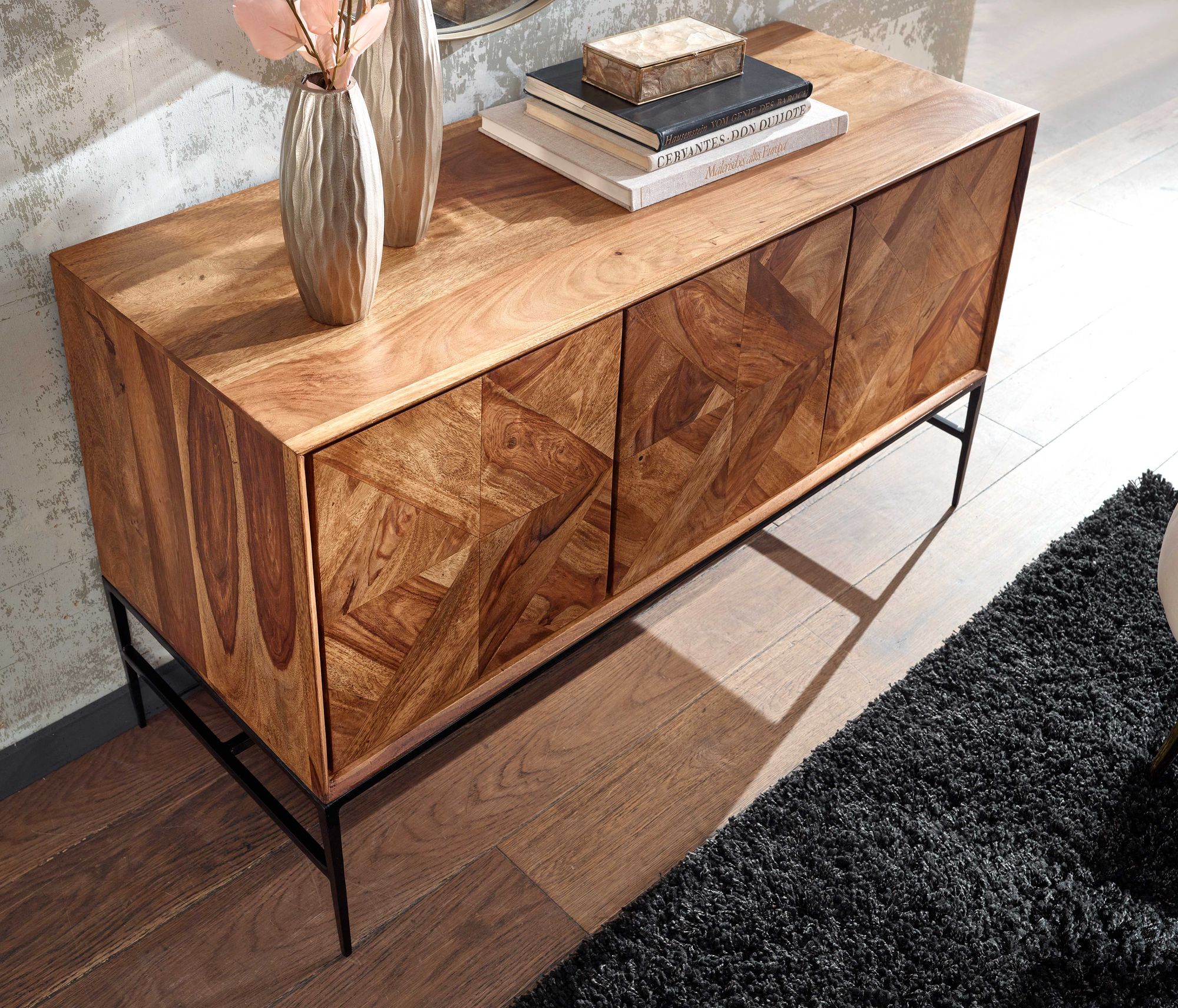 Massivholz Sideboard 120cm Sheesham Natur Design Kommode mit 3 Türen Metall schwarz – Ansicht 4