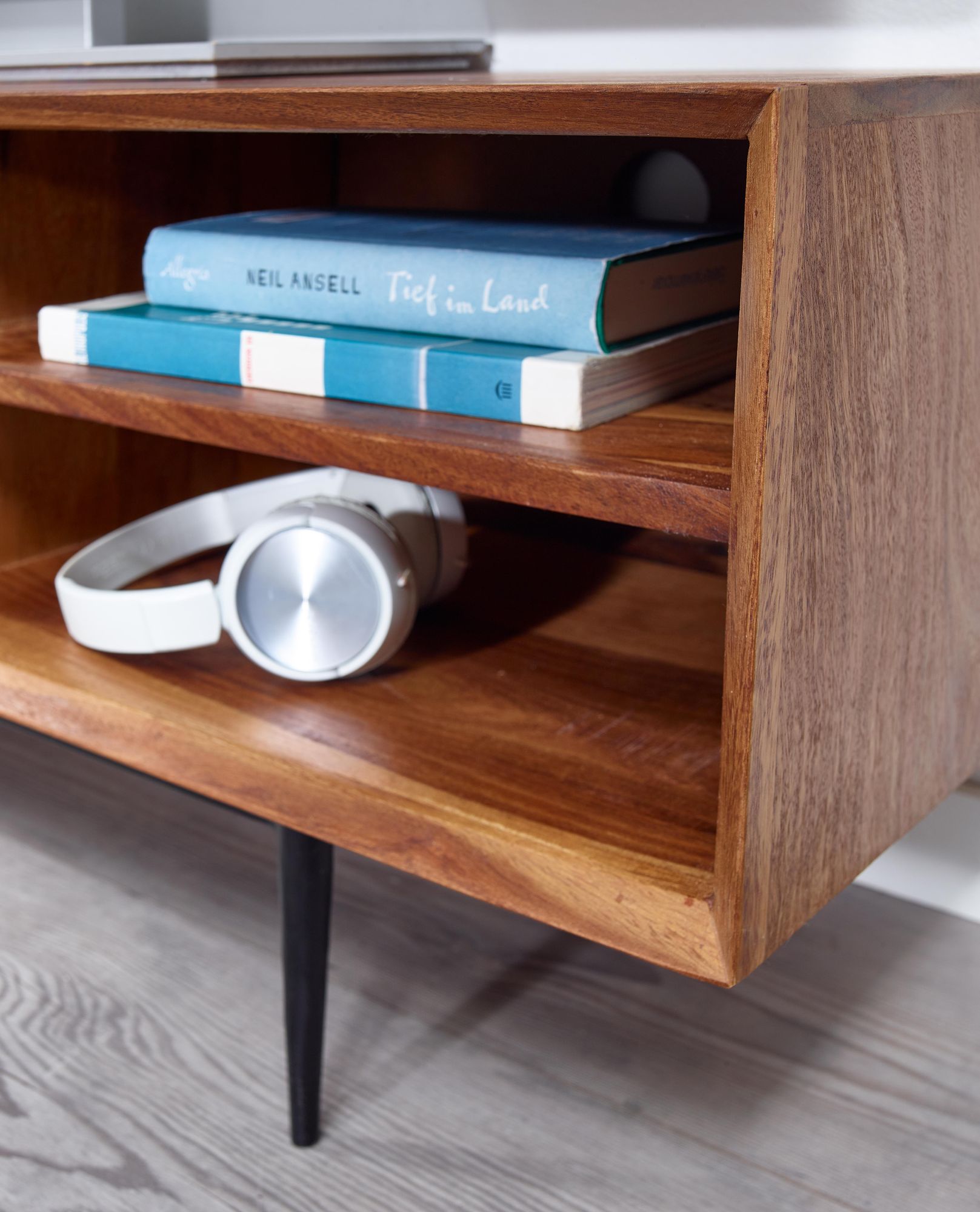 Finebuy Lowboard Sheesham Massivholz 123x42x35 cm TV-Kommode mit zwei Türen, Design TV-Schrank Hoch, Fernsehtisch Fernsehschrank Modern, Fernsehkommode Wohnzimmer | Farbe: Braun