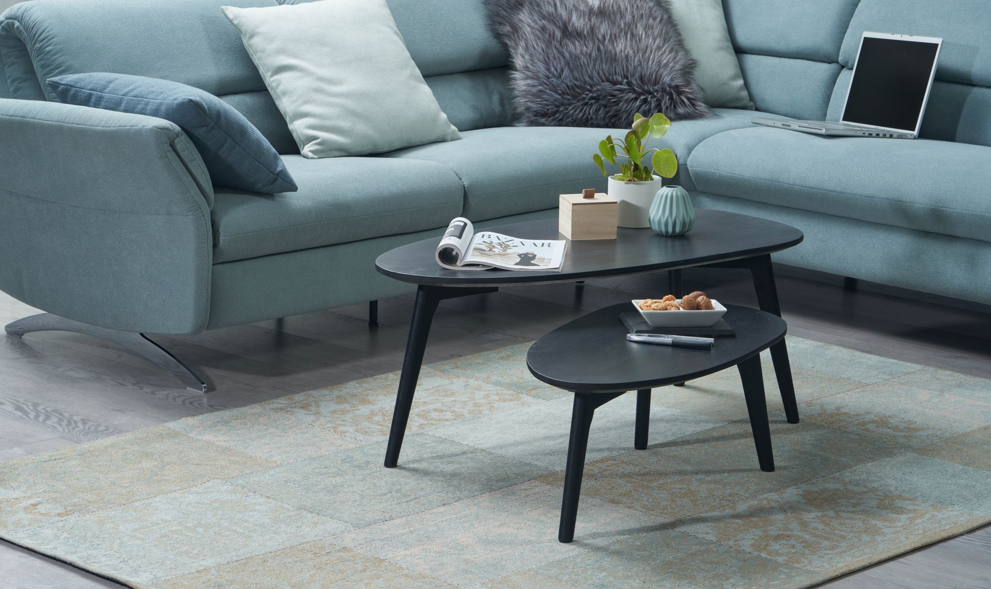 FineBuy Couchtisch Set 2er nierenförmig Mango Massivholz · Beistelltisch Wohnzimmertisch Retro Design · Satztische im Mid-Century Look mit Holzgestell | Farbe: Schwarz