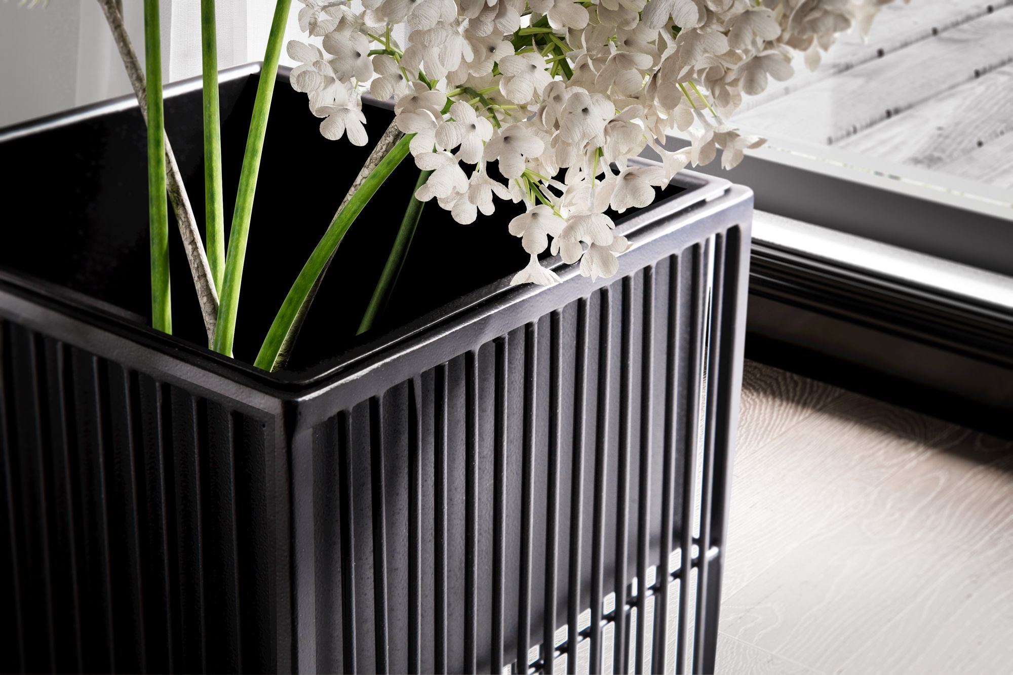 FineBuy Blumentopf 2er Set Metall Pflanzkübel Schwarz mit Gestell, Design Pflanzenkübel Quadratisch, Blumenkübel Pflanzgefäß Indoor | Farbe: Schwarz