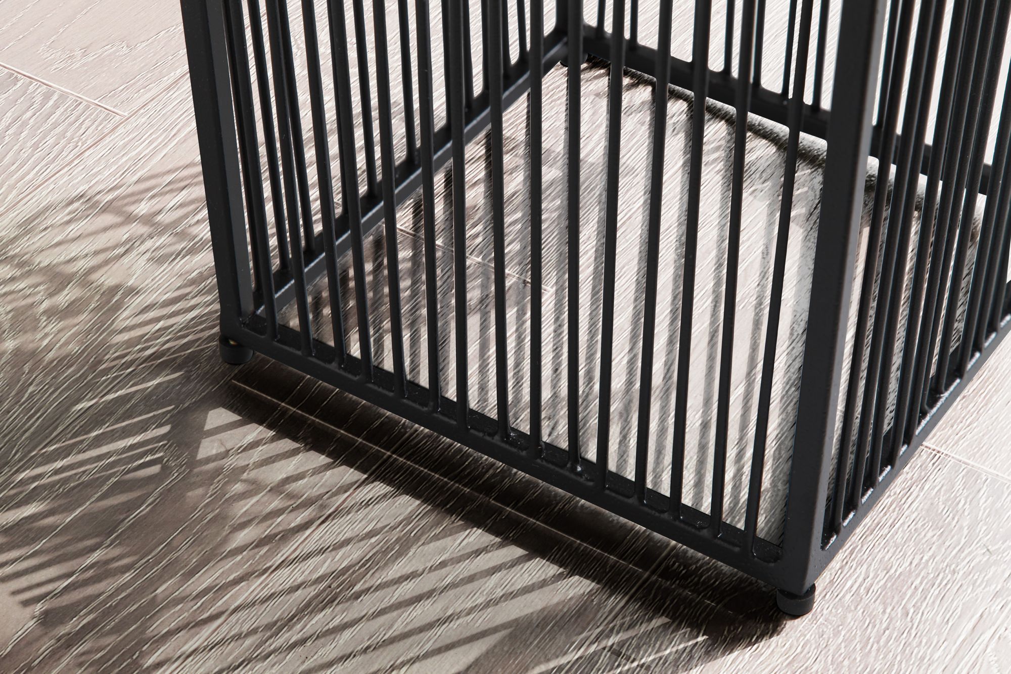 FineBuy Blumentopf 2er Set Metall Pflanzkübel Schwarz mit Gestell, Design Pflanzenkübel Quadratisch, Blumenkübel Pflanzgefäß Indoor | Farbe: Schwarz