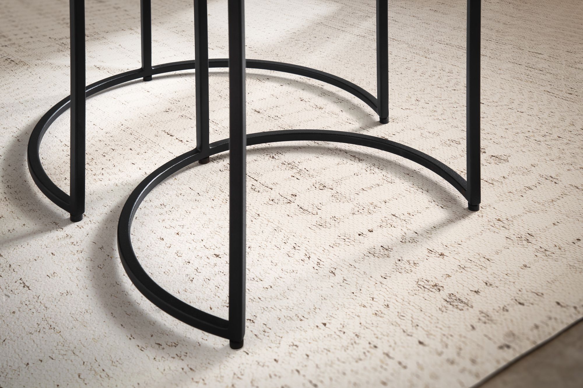 FineBuy Design 3er Couchtisch Set rund aus Aluminium gold - Metall Wohnzimmertisch mit schwarzem Rahmen - Satztisch - Beistelltische - Dekotisch 3 teilig | Farbe: Gold