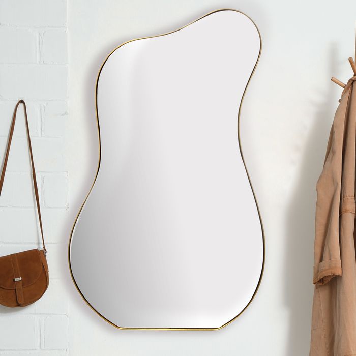 WOHNLING Wandspiegel Asymmetrisch 60x100 cm Metall Design Hängespiegel Gold, Eisen Dekospiegel Unförmig mit Rahmen, Spiegel Wand Groß, Flurspiegel Garderobenspiegel Modern
