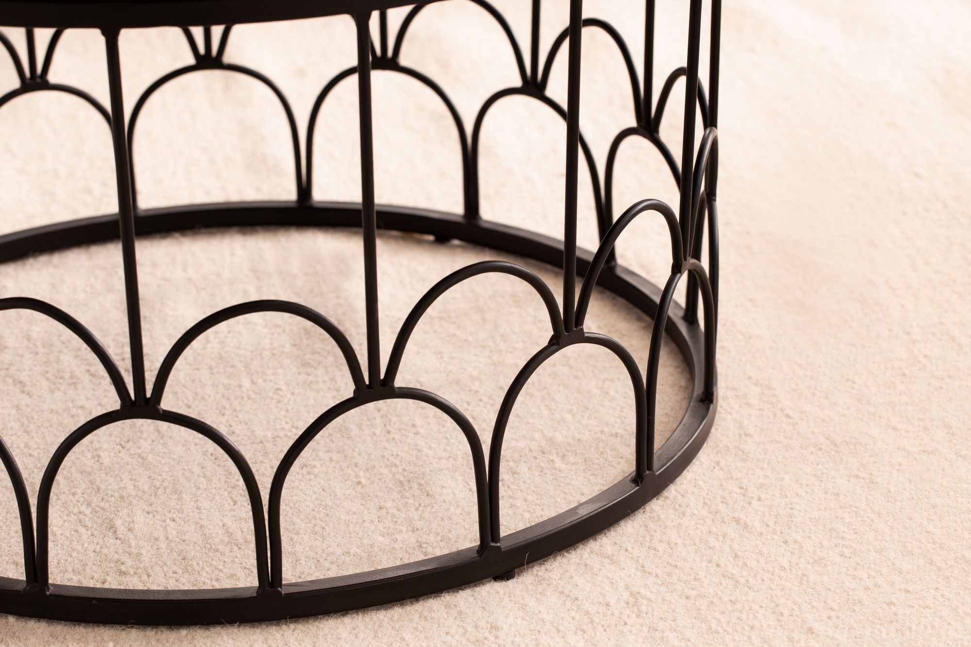 FineBuy Couchtisch Mango Massivholz rund Ø 60 cm Schwarz · Wohnzimmertisch mit Metallgestell · Handgefertigter Sofatisch im Art-Deco Industrial Design | Farbe: Schwarz FineBuy Couchtisch Mango Massivholz rund Ø 60 cm Schwarz · Wohnzimmertisch mit Metallgestell · Handgefertigter Sofatisch im Art-Deco Industrial Design | Farbe: Schwarz