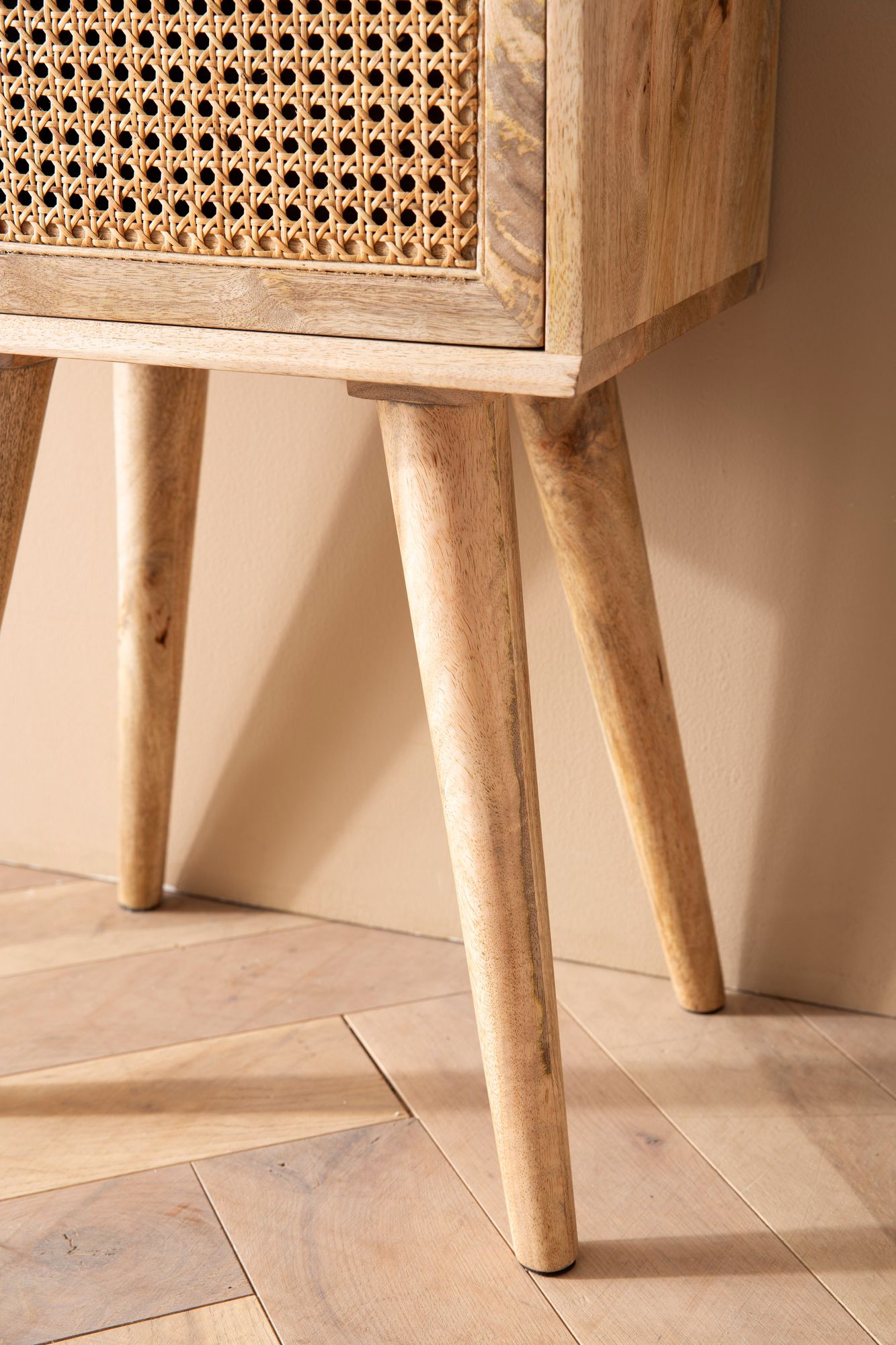 FineBuy Nachtkonsole Mango Massivholz mit Rattan & Schublade – Nachttisch im Boho & Natur Design, stabiles Nachtkästchen für Boxspringbett, handgefertigt Wiener Geflecht – 40x60x30 cm | Farbe: Braun FineBuy Nachtkonsole Mango Massivholz mit Rattan & Schublade – Nachttisch im Boho & Natur Design, stabiles Nachtkästchen für Boxspringbett, handgefertigt Wiener Geflecht – 40x60x30 cm | Farbe: Braun