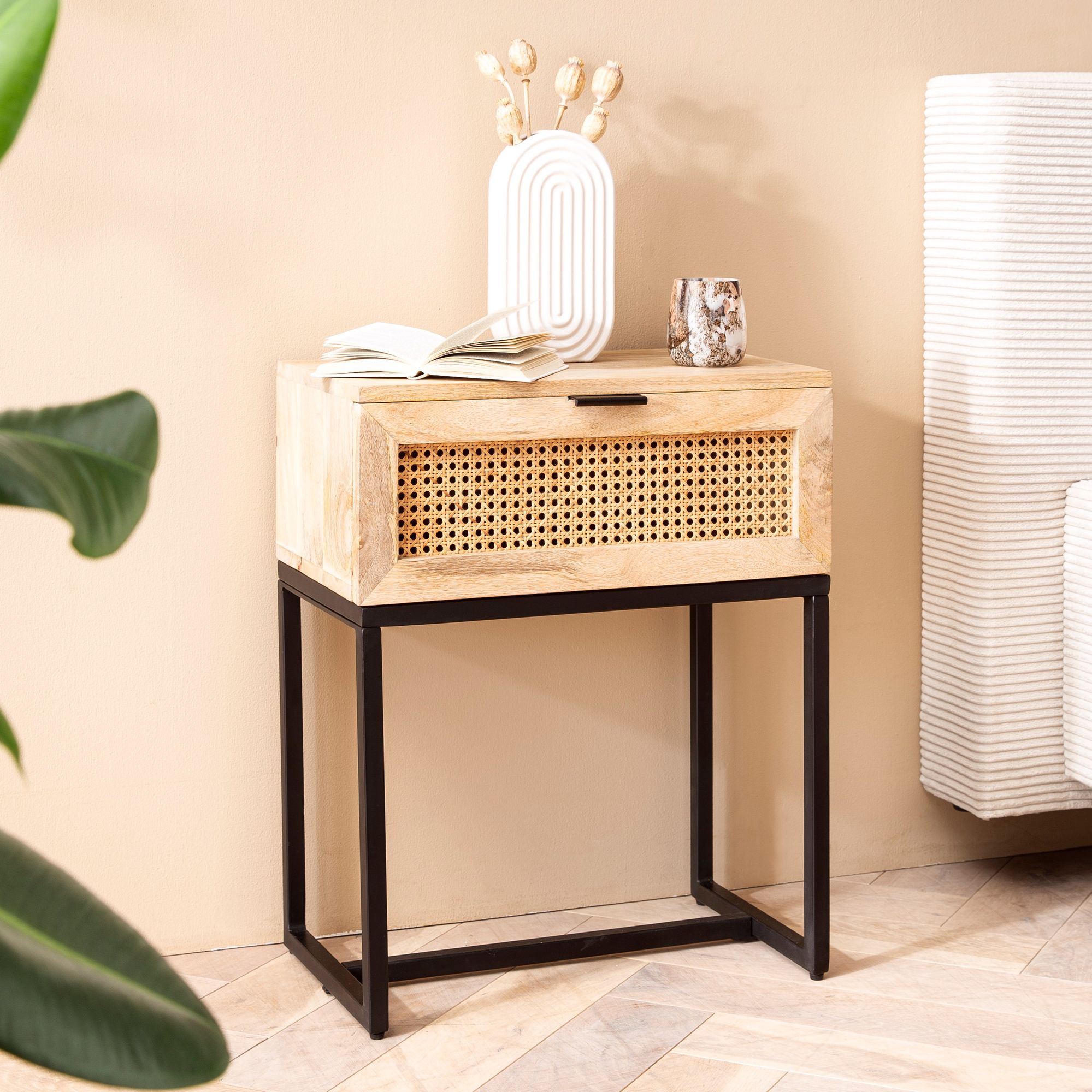 FineBuy Nachtkonsole Mango Massivholz mit Rattan & Metallgestell – Nachttisch im Boho & Natur Design mit Schublade, Nachtkästchen mit Wiener Geflecht für Boxspringbetten – 50x60x30 cm | Farbe: Braun FineBuy Nachtkonsole Mango Massivholz mit Rattan & Metallgestell – Nachttisch im Boho & Natur Design mit Schublade, Nachtkästchen mit Wiener Geflecht für Boxspringbetten – 50x60x30 cm | Farbe: Braun