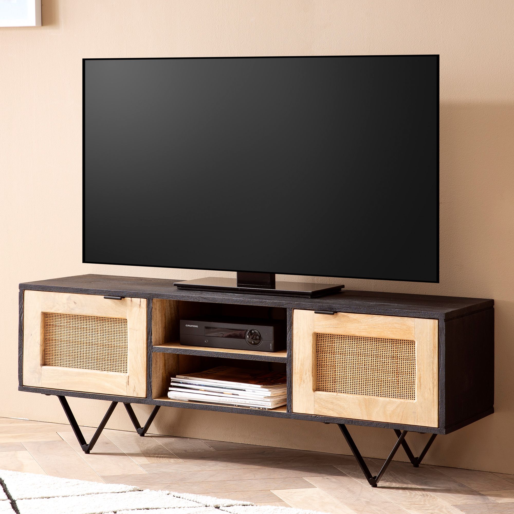 FineBuy Lowboard Mango Massivholz / Rattan 120x44x35 cm TV-Kommode mit zwei Türen, Design TV-Schrank mit Kabeldurchlass, Fernsehtisch Fernsehschrank Modern, Fernsehkommode Wohnzimmer | Farbe: Schwarz