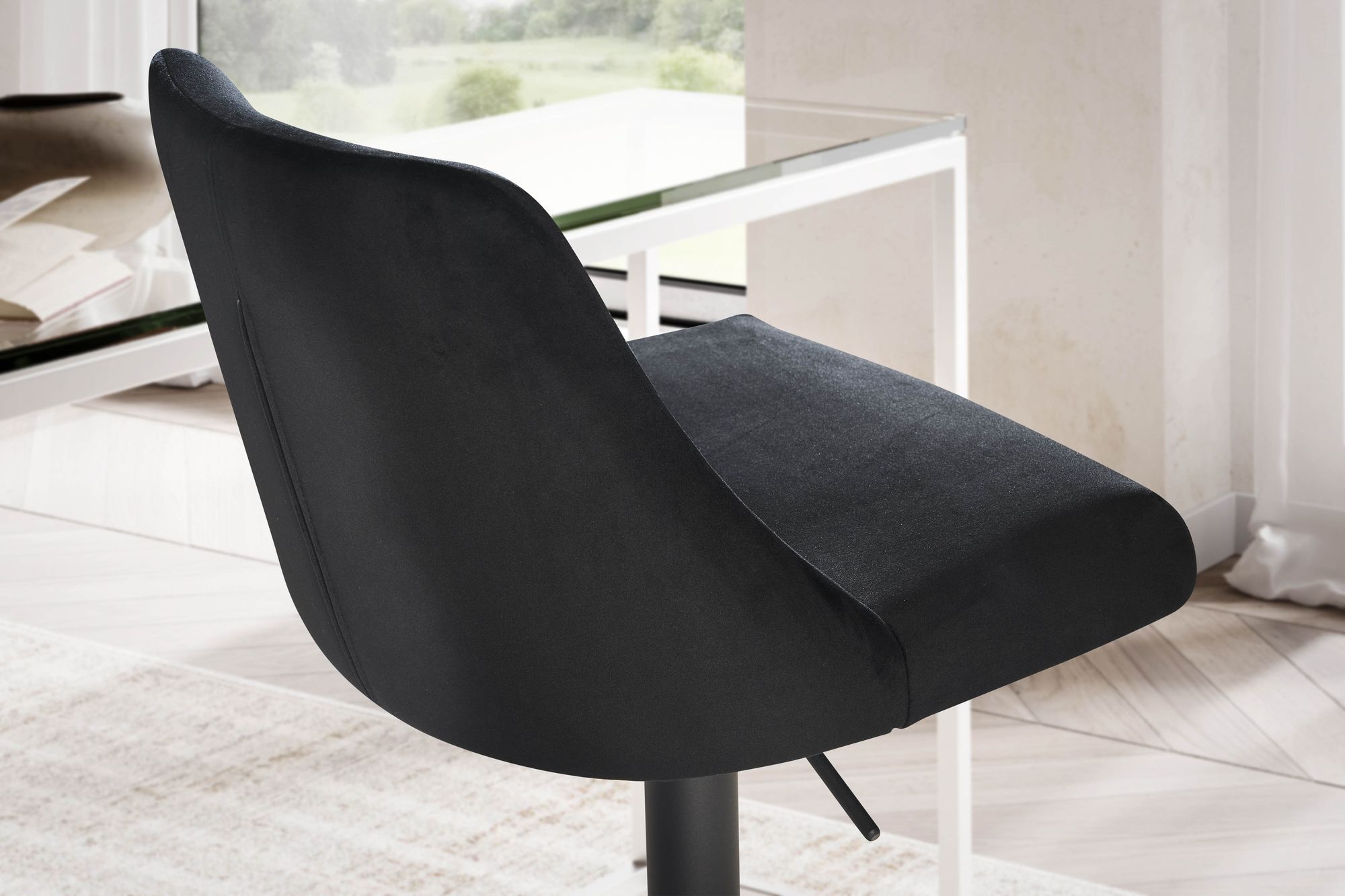 FineBuy Barhocker Samt Hocker mit Lehne 86 - 106 cm, Küchenhocker Höhenverstellbar Modern 100 kg, Design Barstuhl Tresenhocker mit Metall-Trompetenfuß, Bistrohocker Gepolstert | Farbe: Schwarz