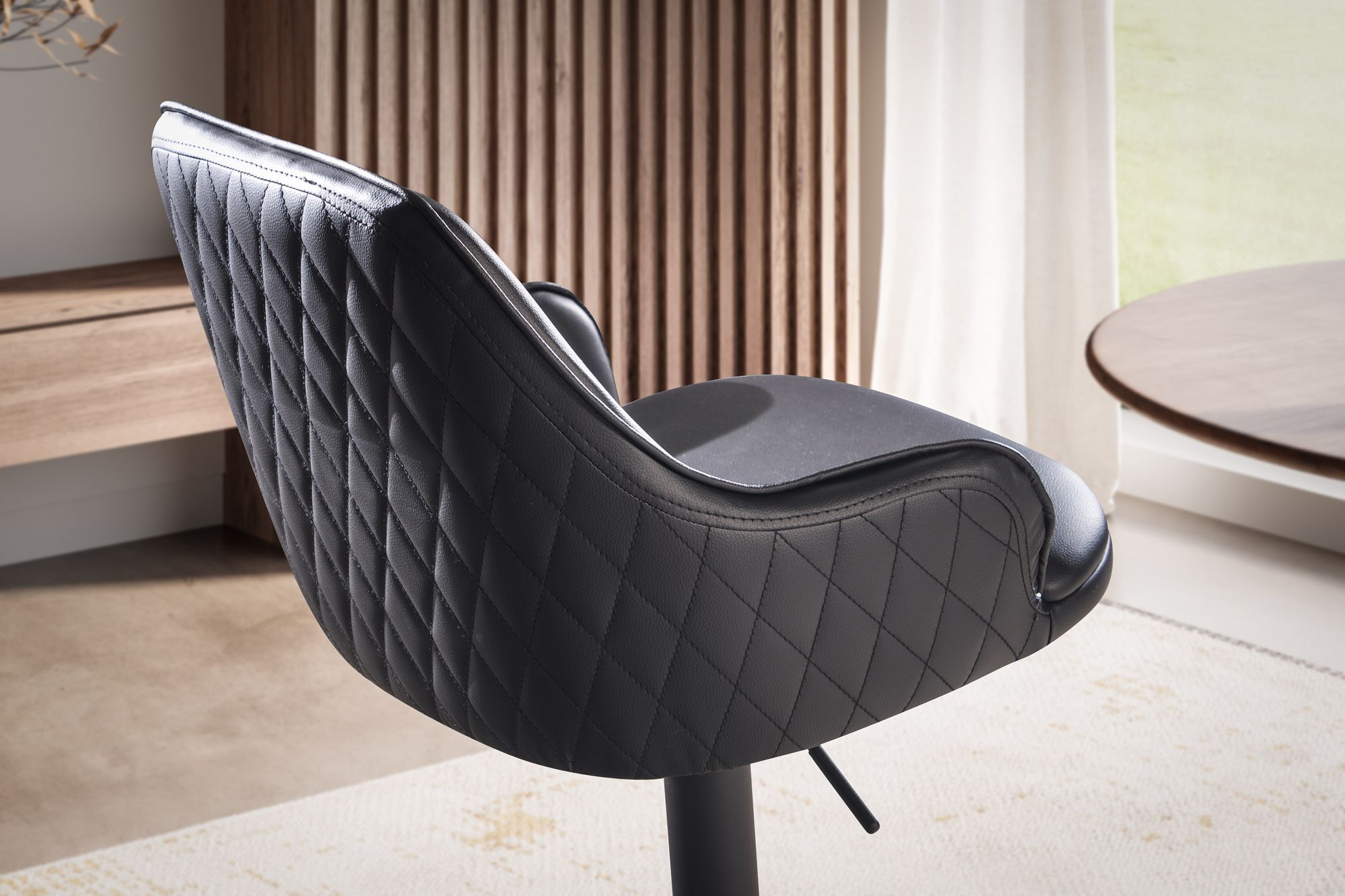 FineBuy Barhocker Kunstleder Schwarz Hocker mit Lehne 86 - 106 cm, Küchenhocker Höhenverstellbar Modern 100 kg, Barstuhl Tresenhocker mit Metall-Trompetenfuß, Bistrohocker Gepolstert mit Armlehne | Farbe: Schwarz