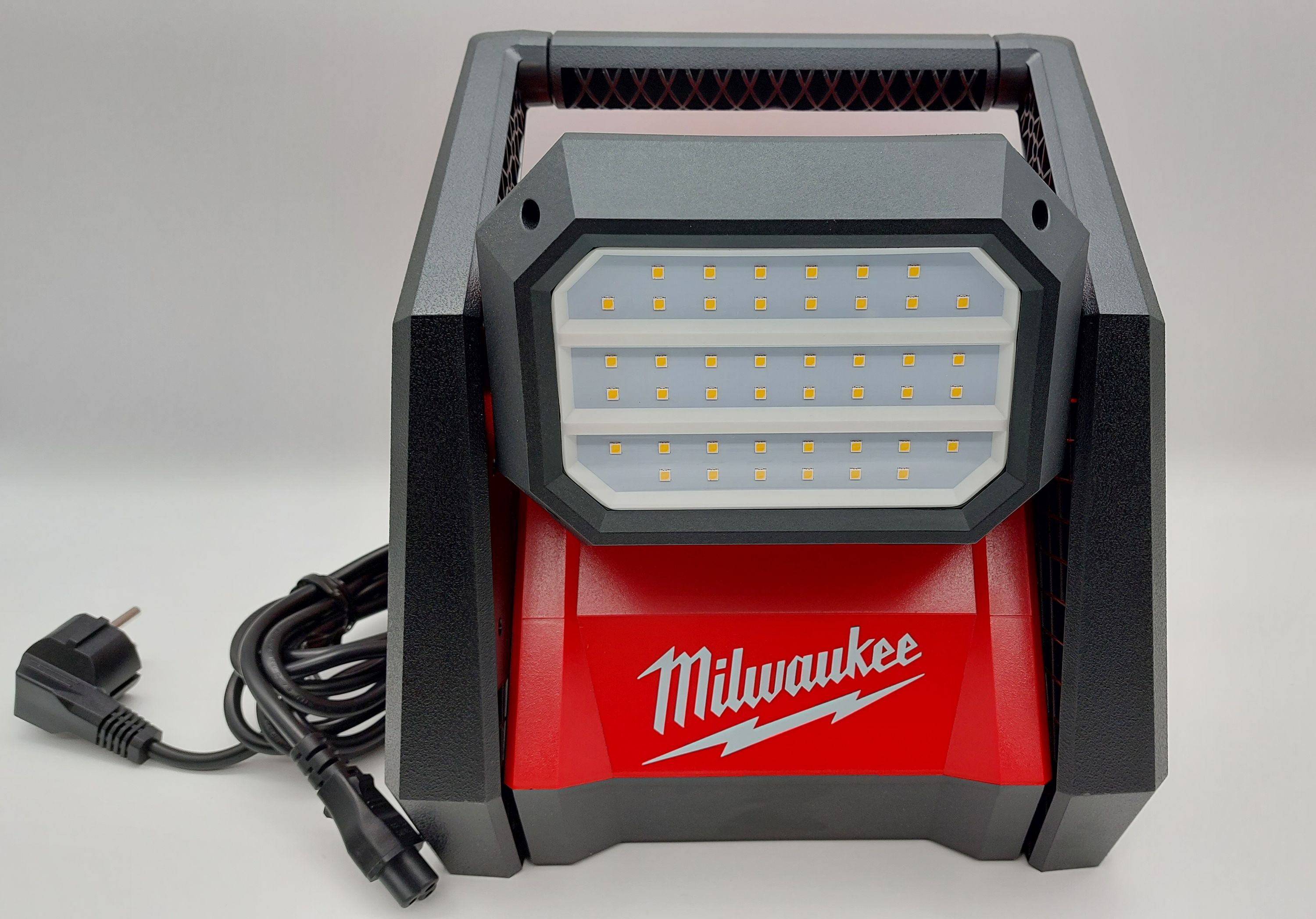 Milwaukee M18 HOAL-501 Akku LED Lampe Baustrahler 18 V 4000 lm + 1x Ak –  Toolbrothers