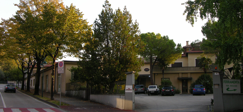 Die alte Omkafe-Rösterei in Riva del Garda — Walters erster Besuch am 2. Oktober 2007 Die alte Omkafe-Rösterei in Riva del Garda am 2. Oktober 2007 — Walter Gefälls erster Besuch