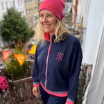 Wattloeper-Damen-Sweatjacke-mit-Schriftzug-X-Stick-dunkelblau-pink-1-1.jpg