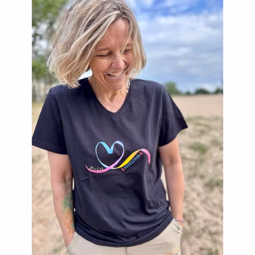 Wattlöper Damen T-Shirt mit Schleifen-Herz-Print und Moin-Stickerei - Kurzarm-Shirt mit V-Ausschnitt, Farbe: 1000-schwarz