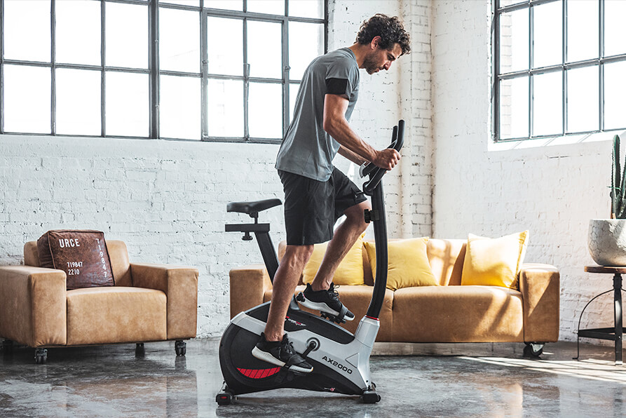 Heimtrainer AX 2000: Sportliches Design in ganzer Form