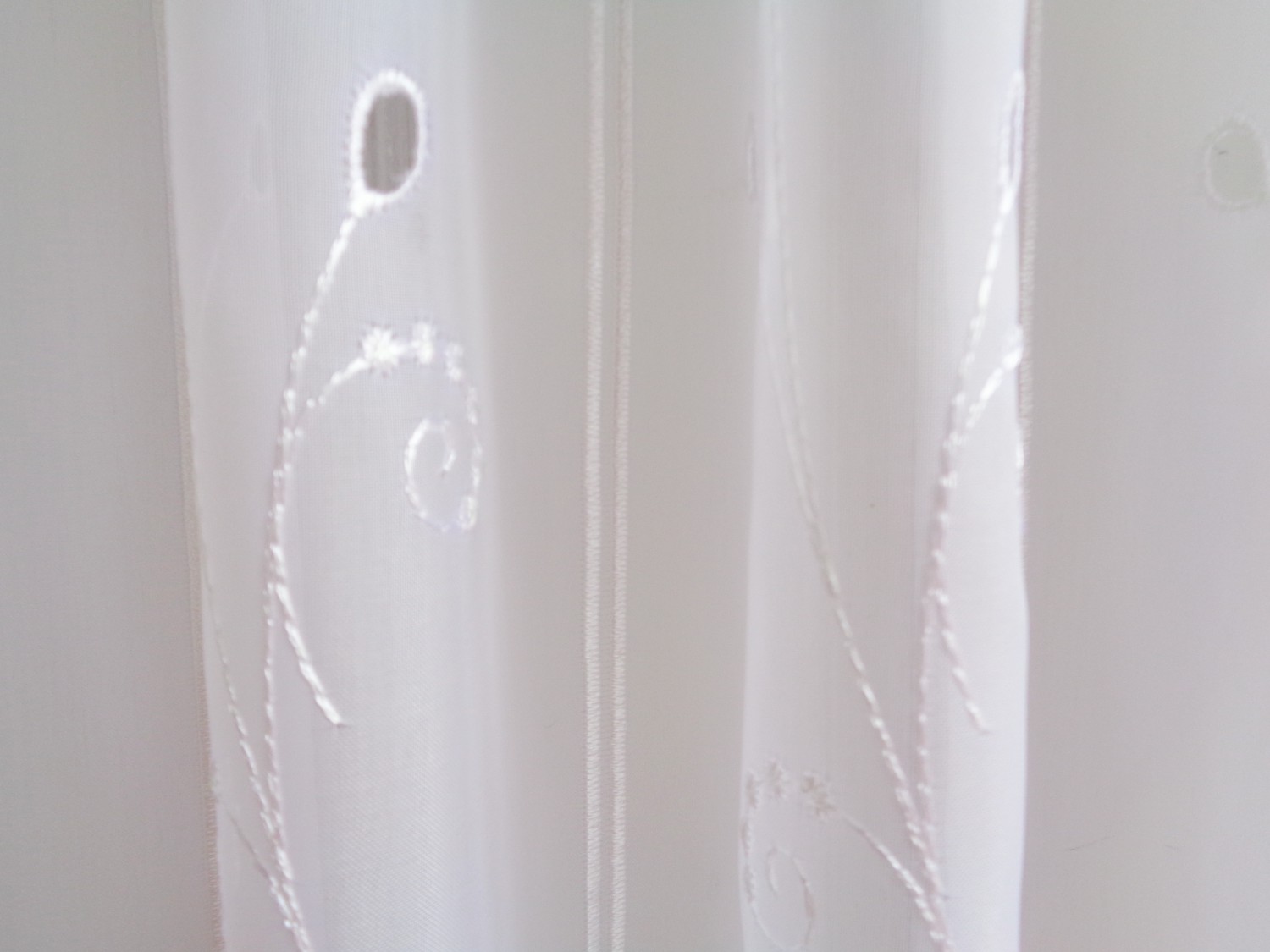 Scheibengardine Weiß Stick Lochsstickerei 45 oder 60 cm Höhe/ Br. ab 1