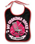 Grandma Rocks Baby Lätzchen v. Six Bunnies