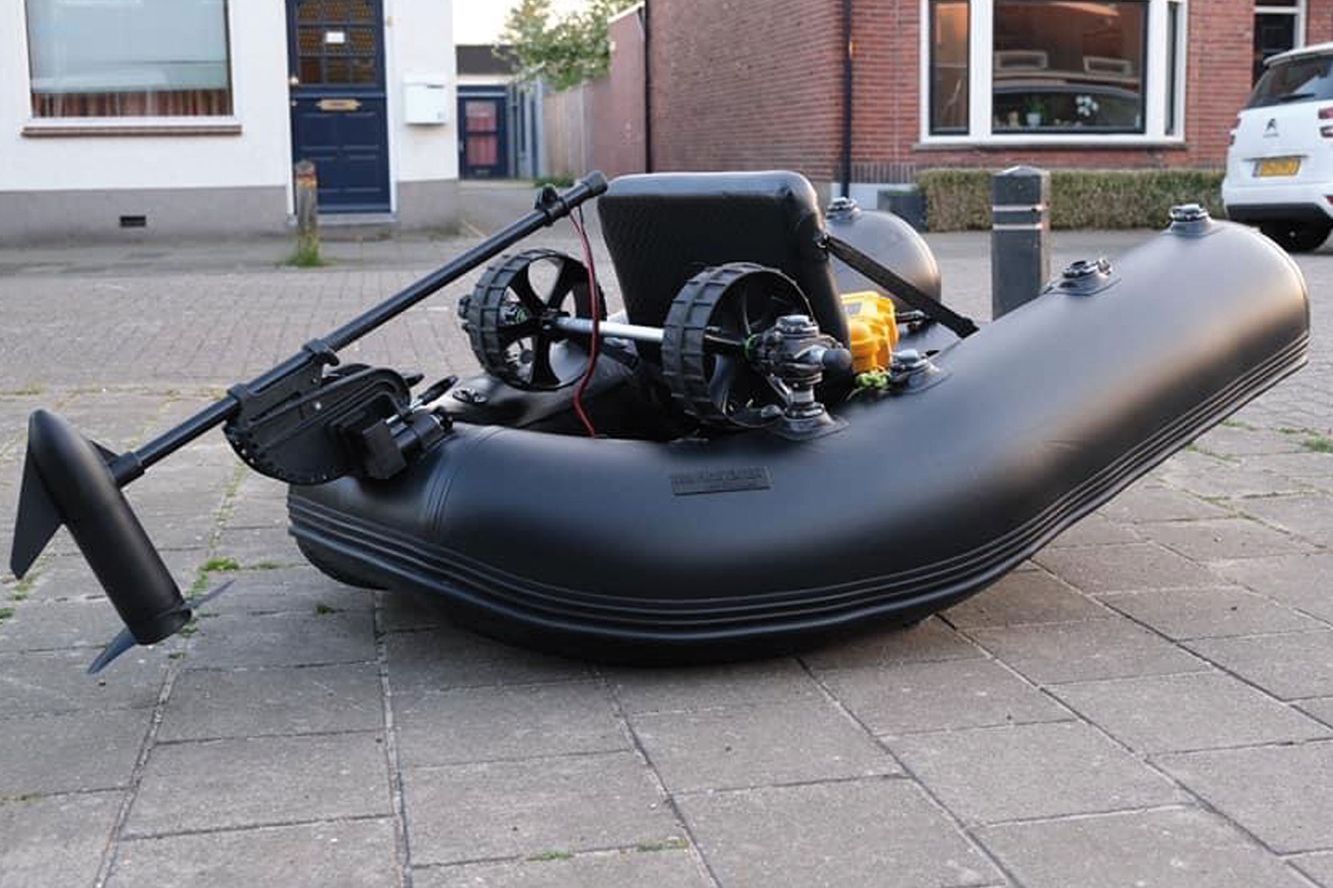 Motorhalterung für Bellyboote mit flachem Bug aus schwarzem Aluminium  E-Motoren