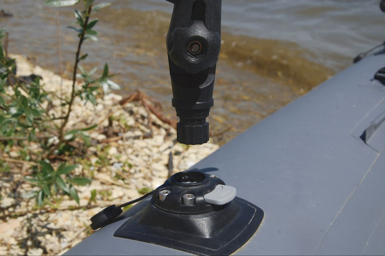 Fasten Halterung [PVC Basis] (110x110mm), PVC Schlauchboote Montage