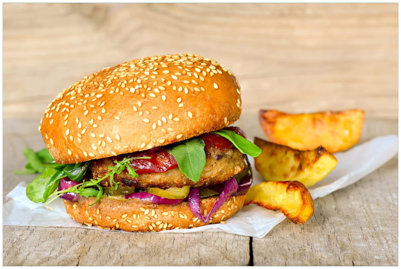 Poster Burger Mit Frischem Salat Und Pommes Wallario de