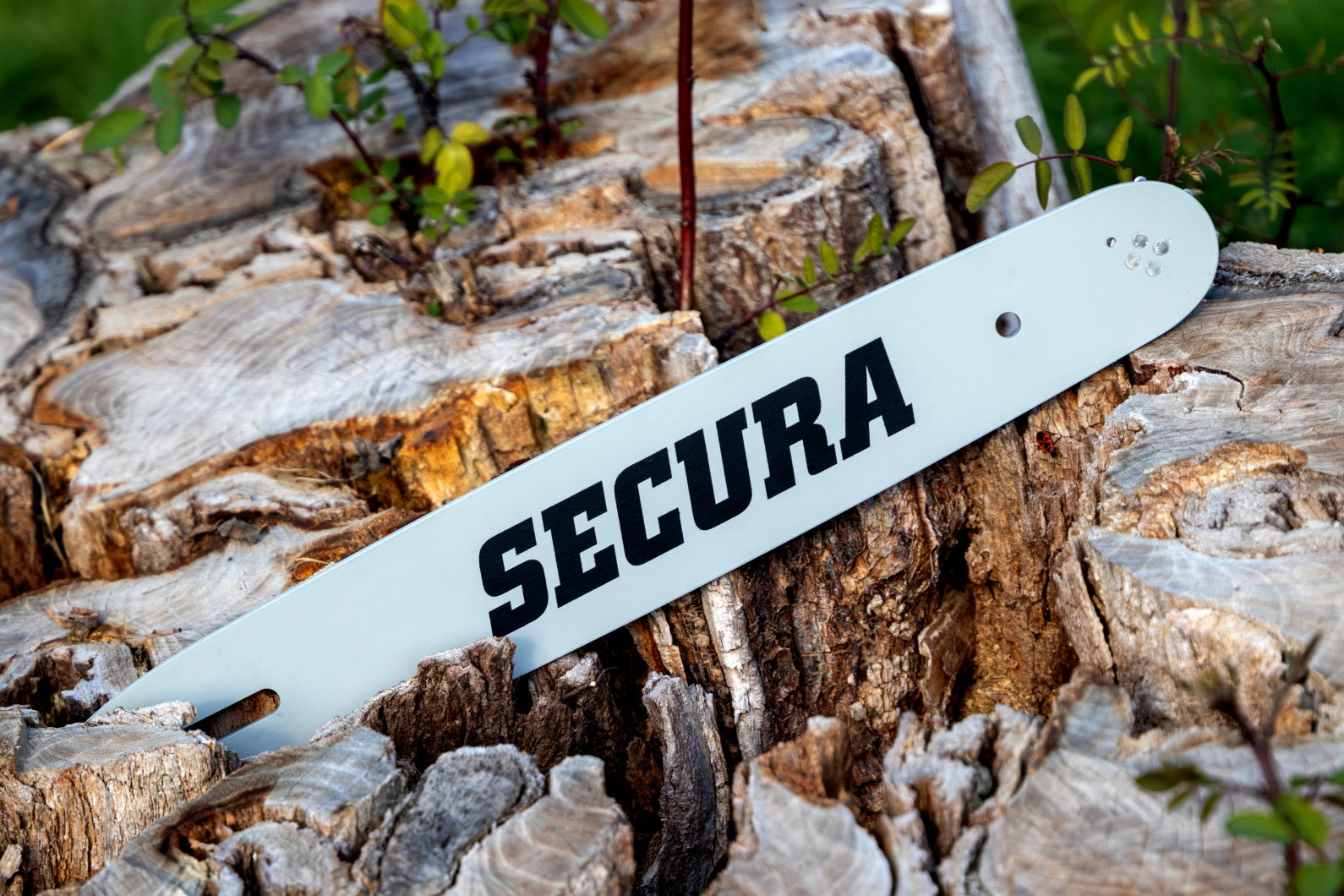 SECURA Sägekettensatz Für Husqvarna 560 XP – 4 Ketten + Schwert, 45 Cm, 3/8 Zoll