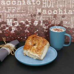 03-414271-414356-Ritzenhoff-und-Breker-Jasper-Ozeanblau-12tlg-Fruehstuecksservice-Ambientebild.jpg 12tlg Frühstücksset Jasper Ozeanblau für 6 Personen aus Steingut - 6x 414271 + 6x 414356_Bild_3