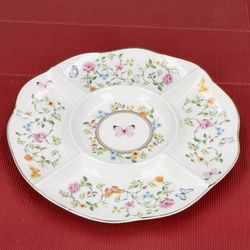 05-R3135-DANB-Easy-Life-Dancing-Butterflies-Servierplatte-rund-Ambientebild-02.jpg 05-R3135-DANB-Easy-Life-Dancing-Butterflies-Servierplatte-rund-Ambientebild-02.jpg