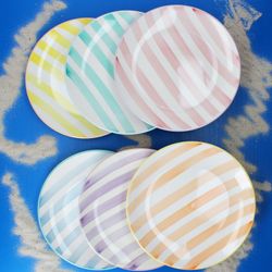 02-24326165-HIT-Beach-Pastello-Stripes-Speiseteller-Ambientebild-02.jpg 02-24326165-HIT-Beach-Pastello-Stripes-Speiseteller-Ambientebild-02.jpg