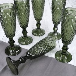 03-38021-Arte-Regal-Diamond-Gruen-Sektglaeser-160ml-Ambientebild-01.jpg 03-38021-Arte-Regal-Diamond-Gruen-Sektglaeser-160ml-Ambientebild-01.jpg