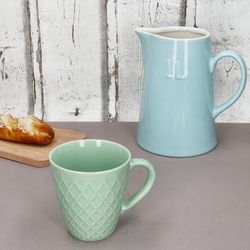 05-24320178-HIT-Emilia-Krug-1L-Hellblau-Ambientebild-02.jpg 05-24320178-HIT-Emilia-Krug-1L-Hellblau-Ambientebild-02.jpg