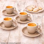 05-Q96001460-Koopmann-Hexa-Beige-Espressotassen-mit-Untertassen-Ambientebild-02.jpg