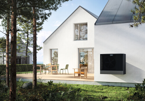 Viessmann Waermepumpe Vitocal an der Aussenwand