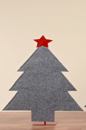 Baum Dekobaum aus Polyester grau mit rotem Stern  H 93 cm