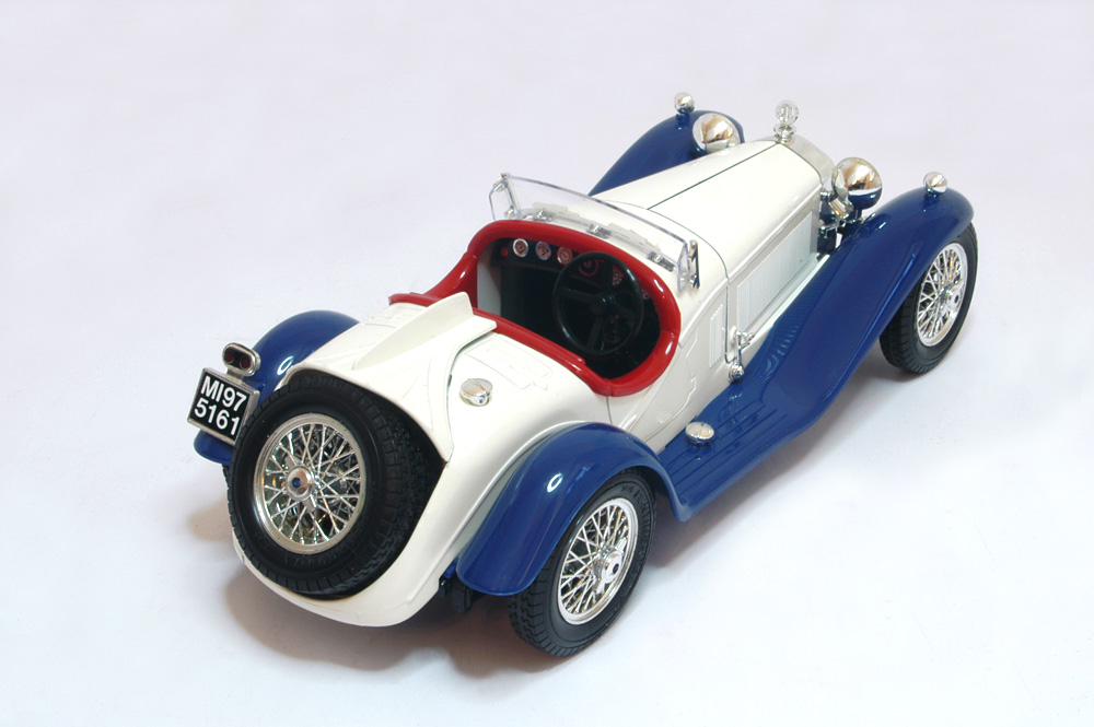 Bburago Burago 1 18 3008 Alfa Romeo 2300 Spider 1932