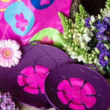 Kochblume Set Salvapentole In Silicone Rosa, Adatto Per Pentole Da 14 A 24 Cm, Con Panno Microfibra, Antispruzzi E Per Microonde - 2