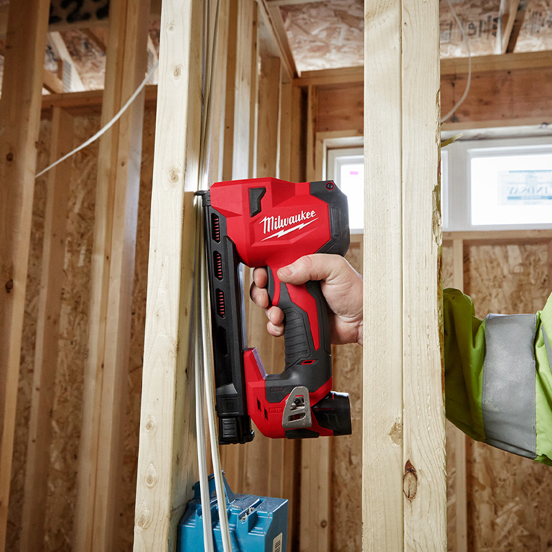 Milwaukee M12 Akku Nagler BCST