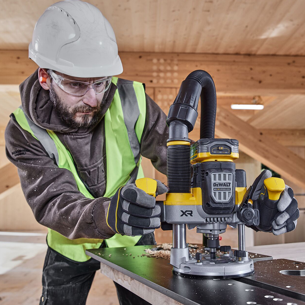 DeWalt  Akku-Oberfräse DCW620NT-XJ