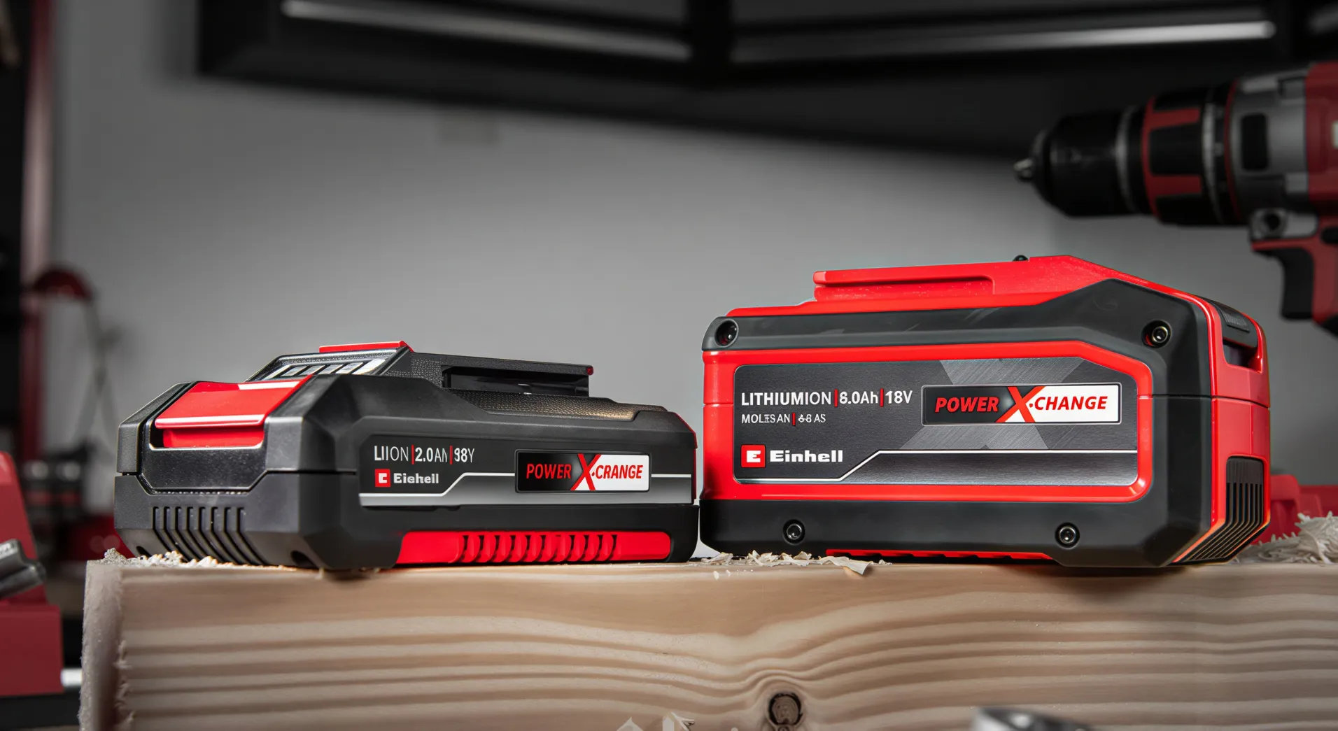 Zwei kraftvolle Einhell Power X-Change Akkus