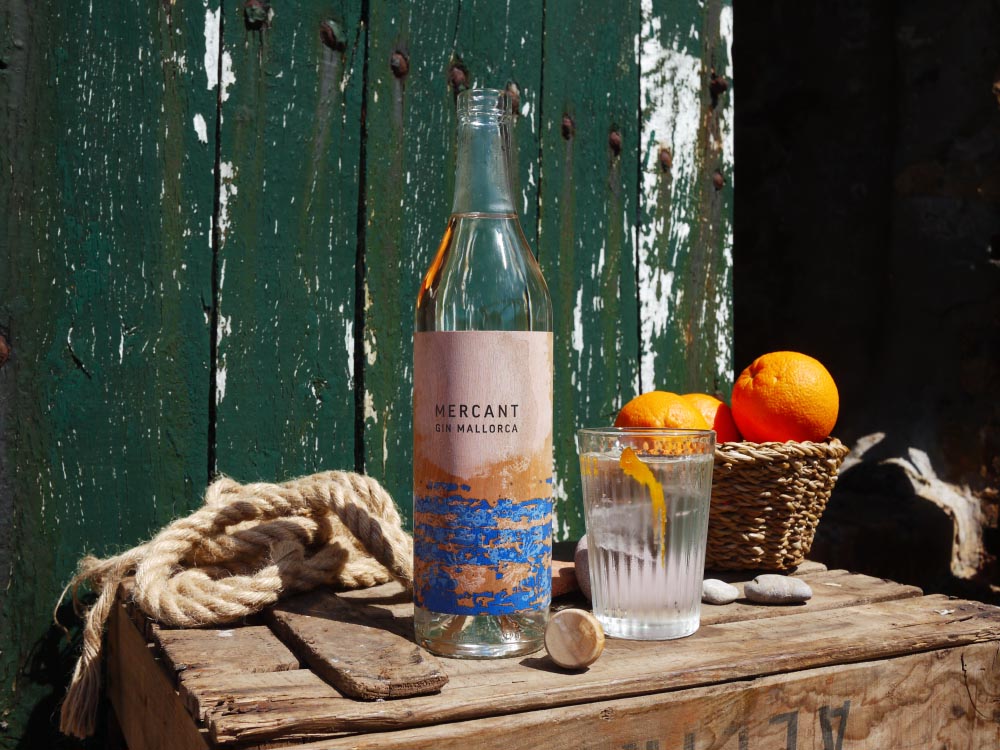     DESTILERIA PAREIS - MERCANT Handcrafted Gin aus Mallorca gewürzter Gin mit Zimt und Orange (0,7l)