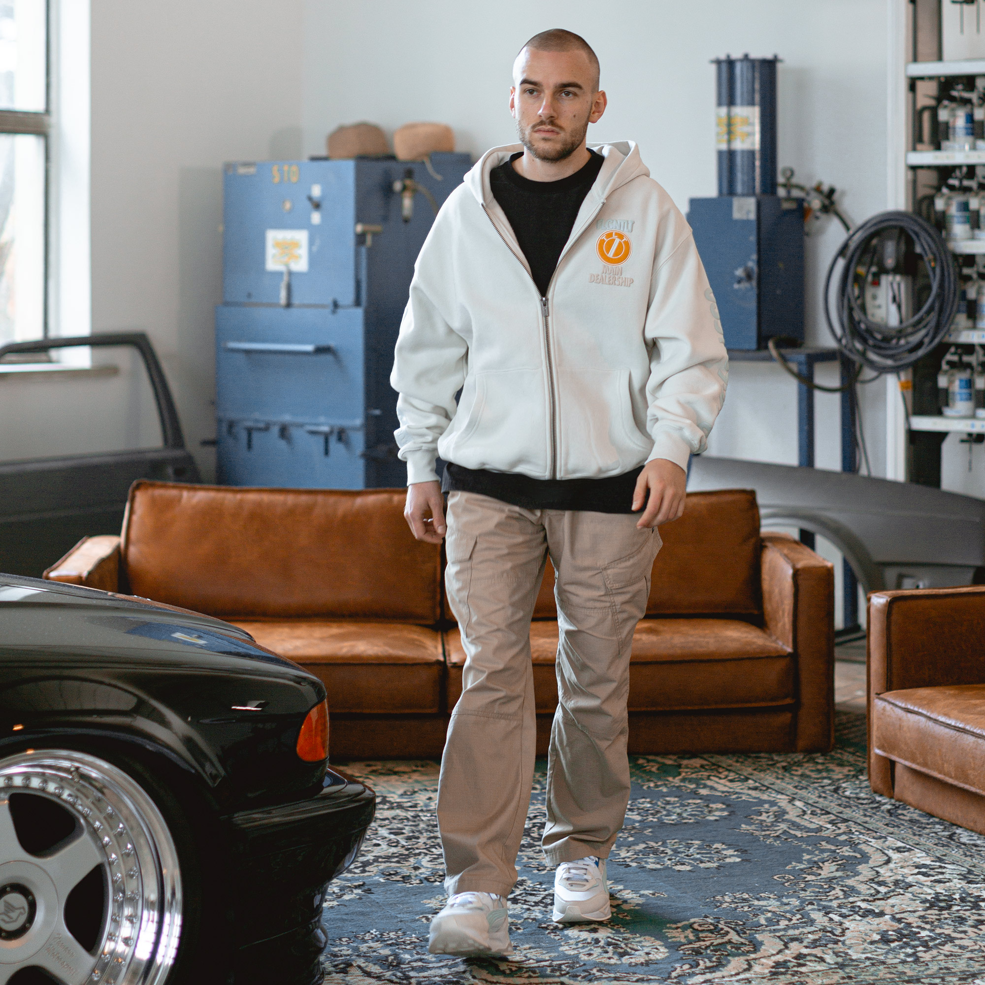 FLGNTLT BUSINESS ZIP HOODIE