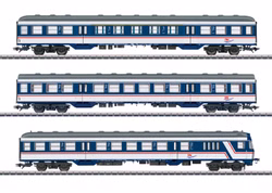 Maerklin-H0-43826-Personenwagen-Set-TRI-63962_1.jpg Maerklin-H0-43826-Personenwagen-Set-TRI-63962_1.jpg