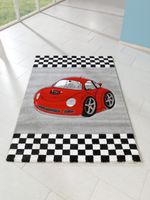 Kinderteppich 170 x 120 cm, grau mit rotem Auto
