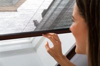 Insektenschutz-Dachfenster-Plissee 110x160 cm in Braun