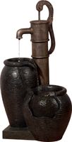 Großer Design-Gartenbrunnen mit Zier-Handpumpe