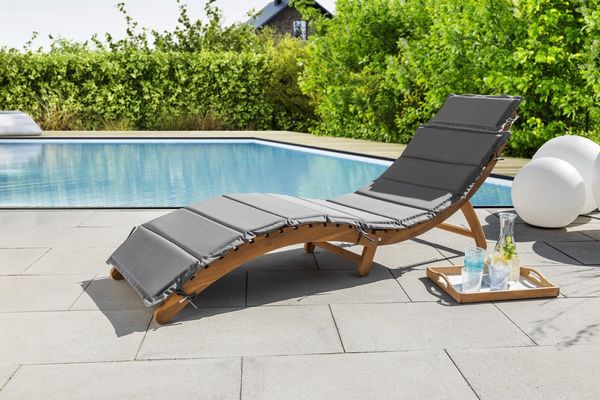 2tlg. Sonnenliege mit Wende-Polsterauflage klappbar aus Akazienholz, ca. 184 x 54 x 63 cm