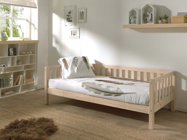 Kojen Bett Fritz mit Sprossenumrandung u. Rolllattenrost, 90x200, Ausf. Milky White lackiert