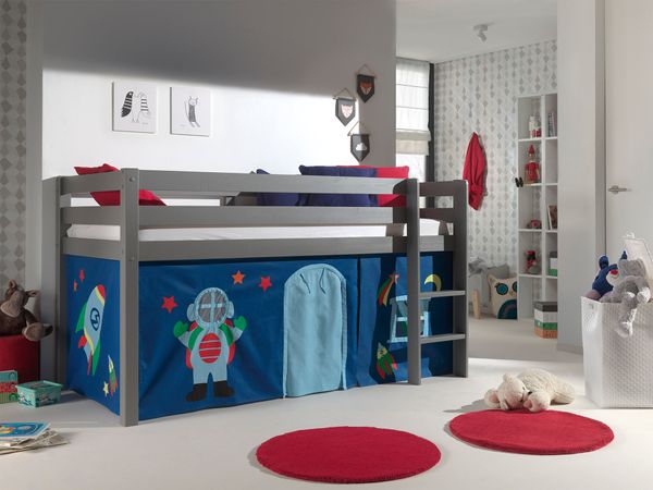 Spielbett Pino mit Textilset Vorhang "Astro", Ausf. Kiefer massiv grau lackiert
