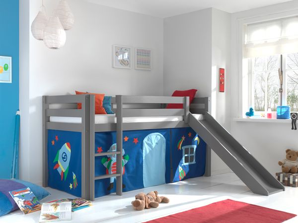 Spielbett Pino inkl. Rutsche mit Textilset Vorhang "Astro", Ausf. Kiefer massiv grau lackiert